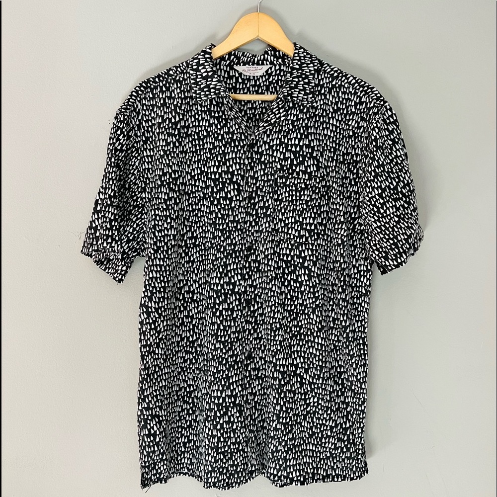 Abstract Teardrop Print Shirt